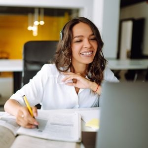 Woman taking course online